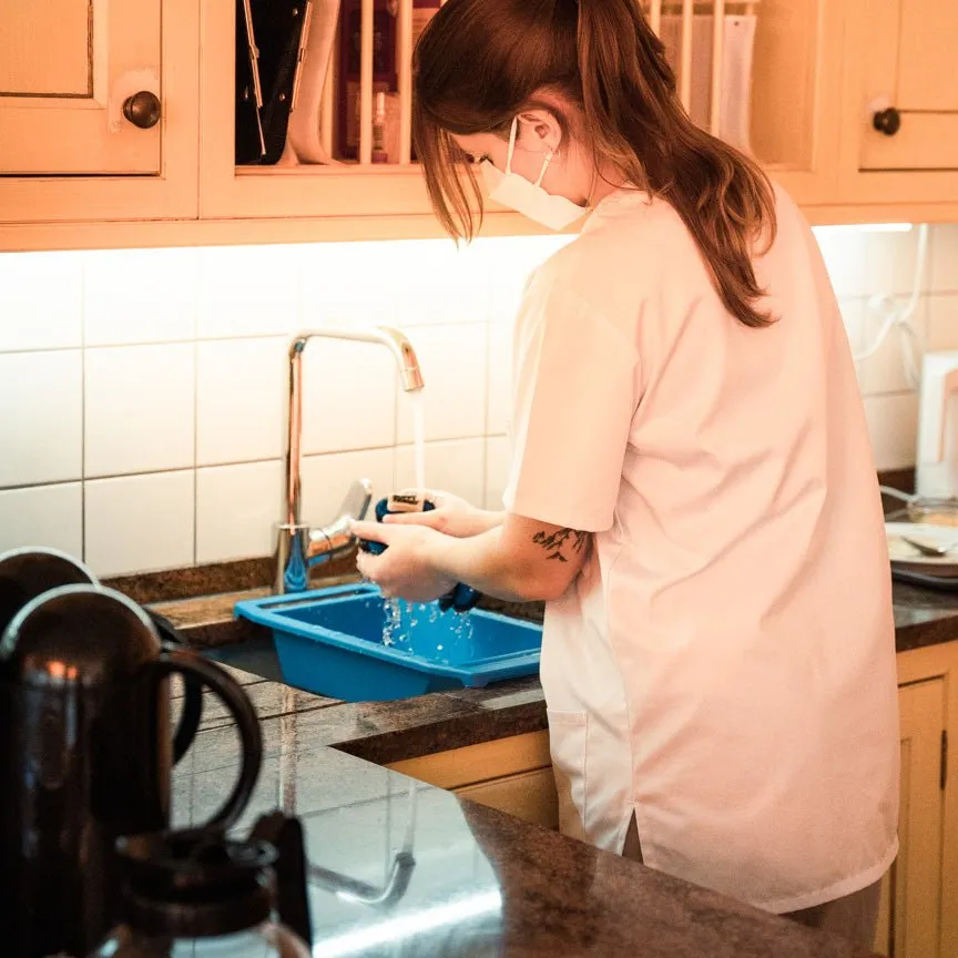 Langbrett Guppyfriend Waschbecken Filter Mikroplastik deutsch