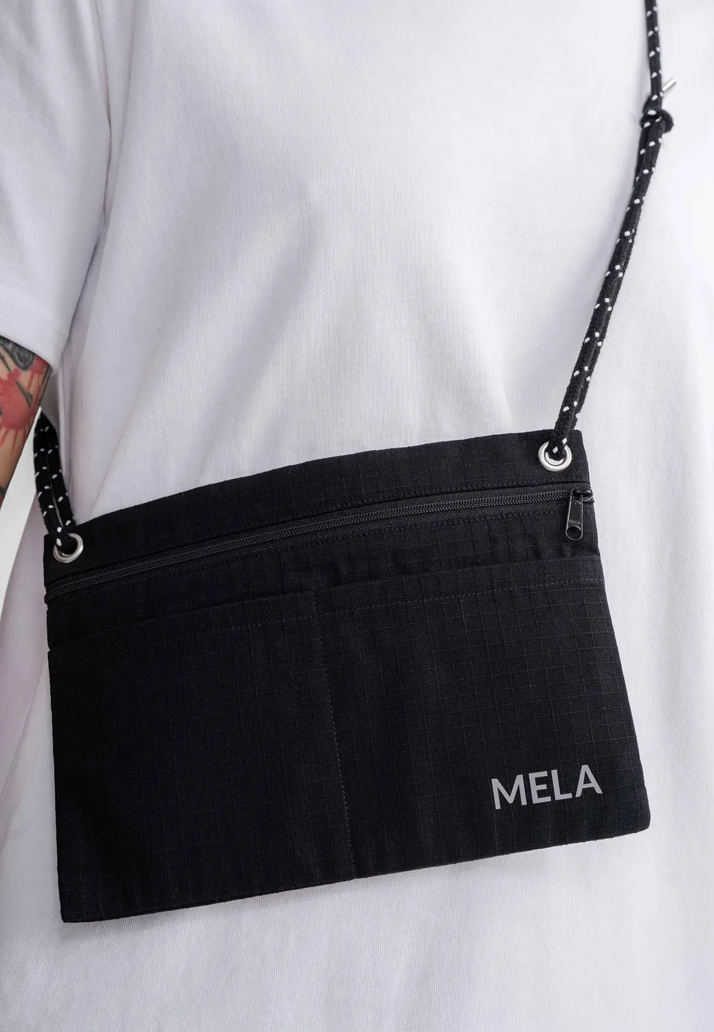 MELA SNEHA Umhängetasche schwarz S aus Bio-Baumwolle