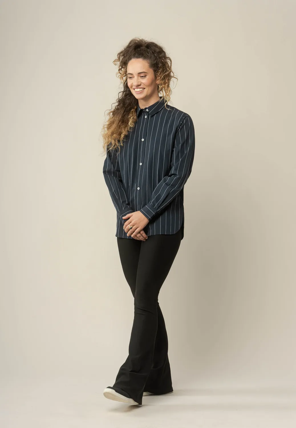 MELA NAINA Bluse schwarz XL aus Bio-Baumwolle