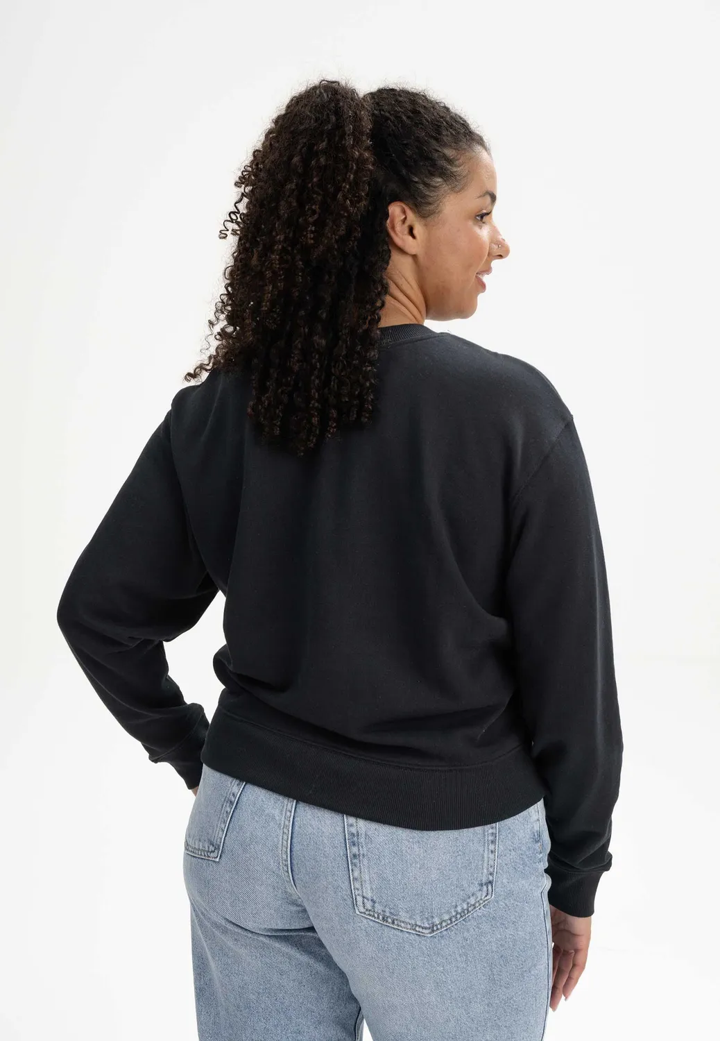 MELA RATI Sweatshirt schwarz Bio-Baumwolle Rundhals
