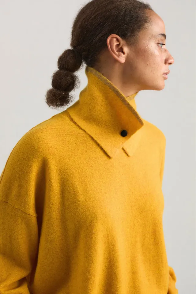 Oyuna Neku Loop Amber Taupe mit Knopf