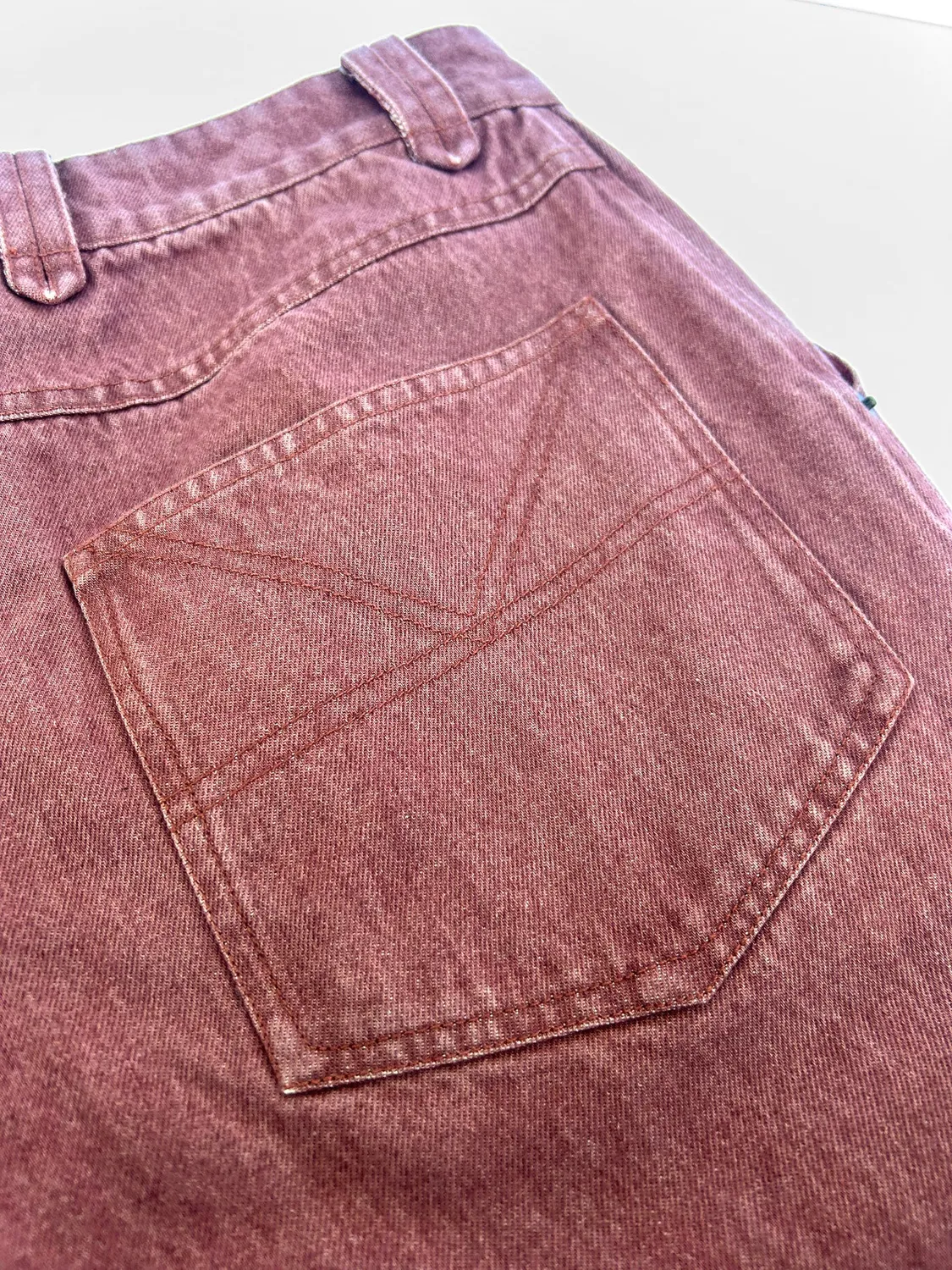 Komodo Makulu Hose Red Wash Bio-Twill