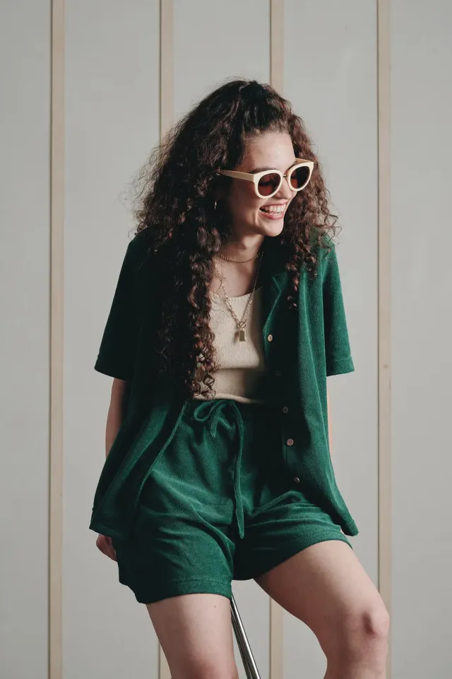 Komodo Leah Shorts Jungle Green aus Frottee