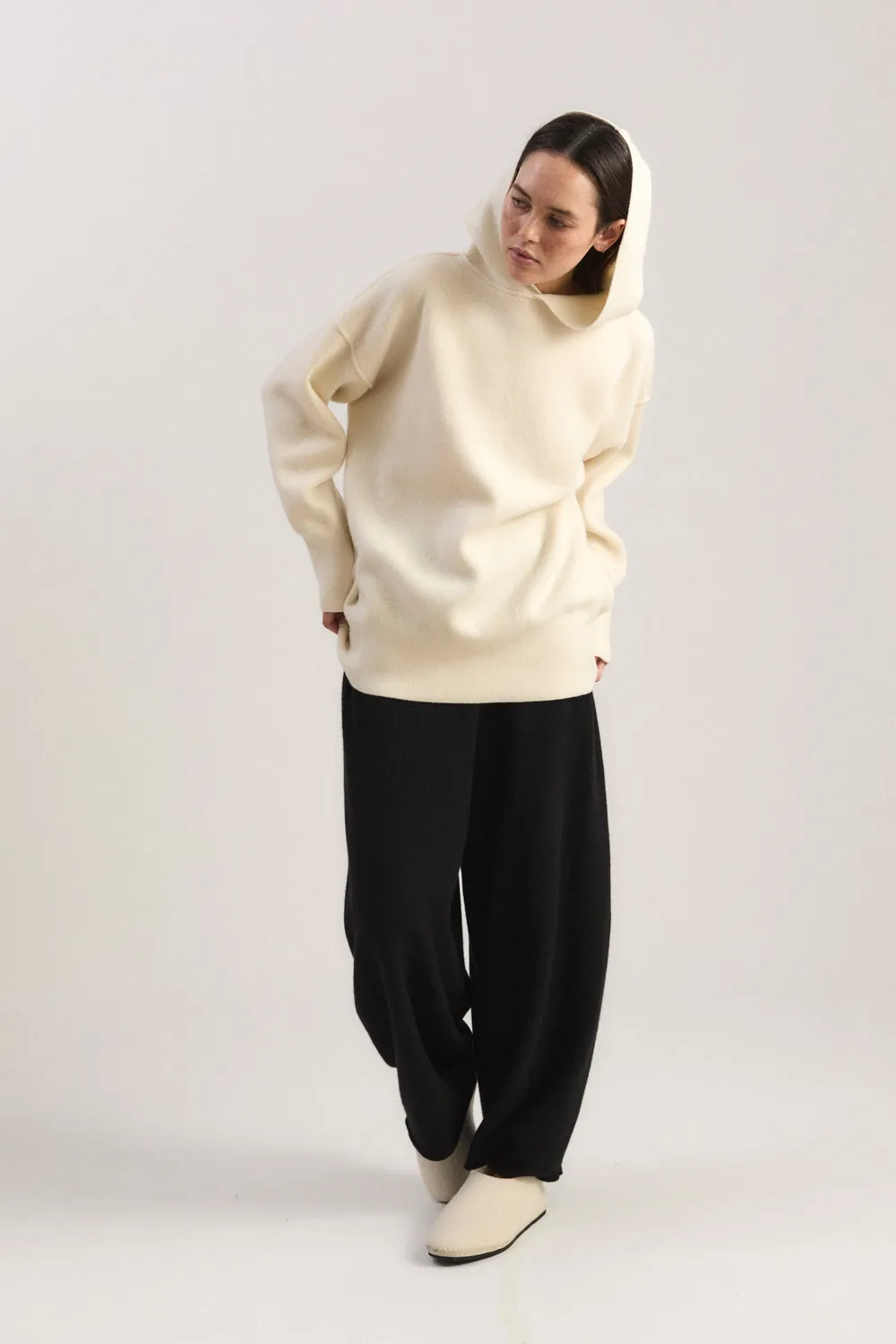 Oyuna Seku Hoodie Ivory Cashmere wendbar