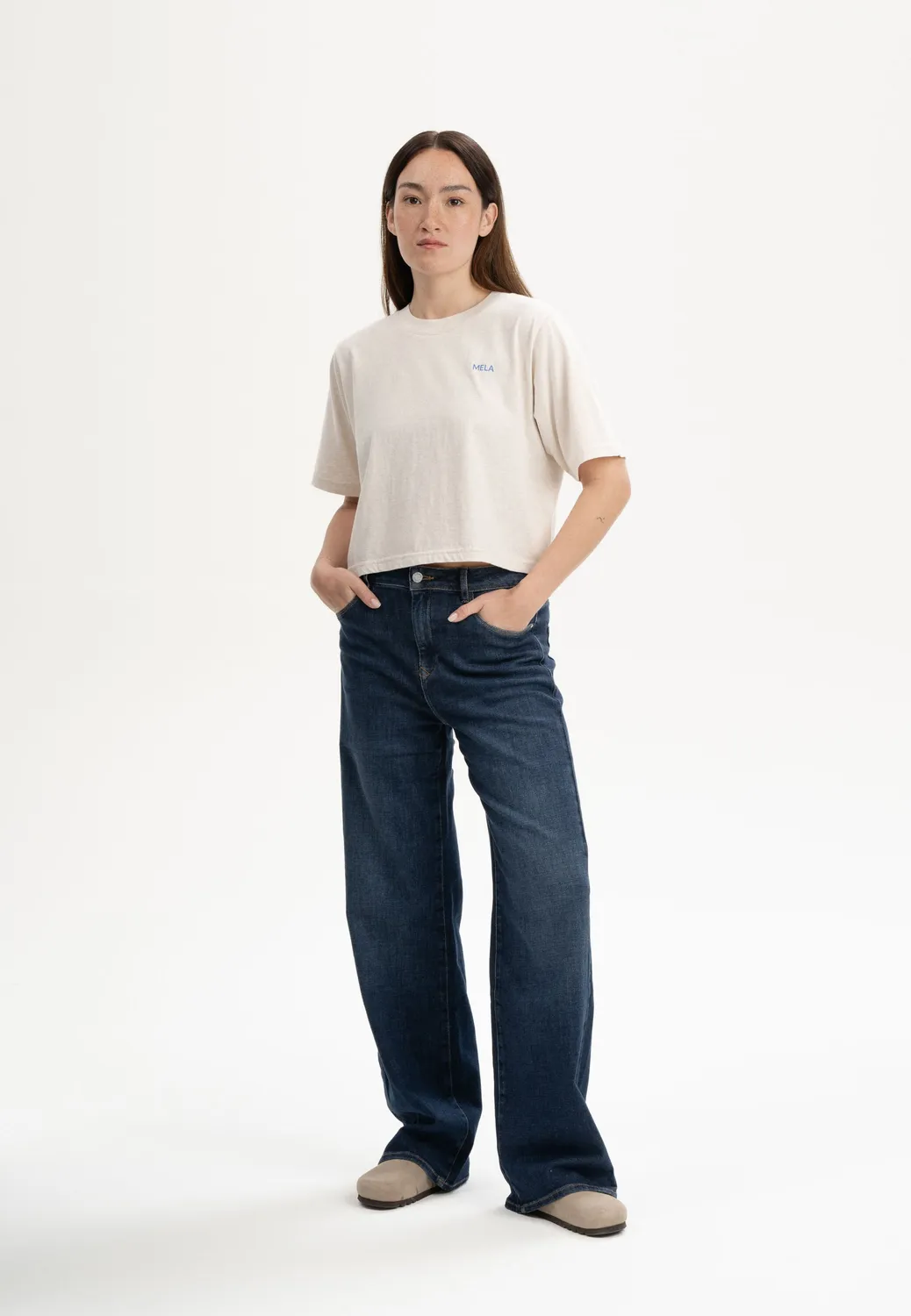 MELA Desna Cropped T-Shirt cream be kind Print Bio