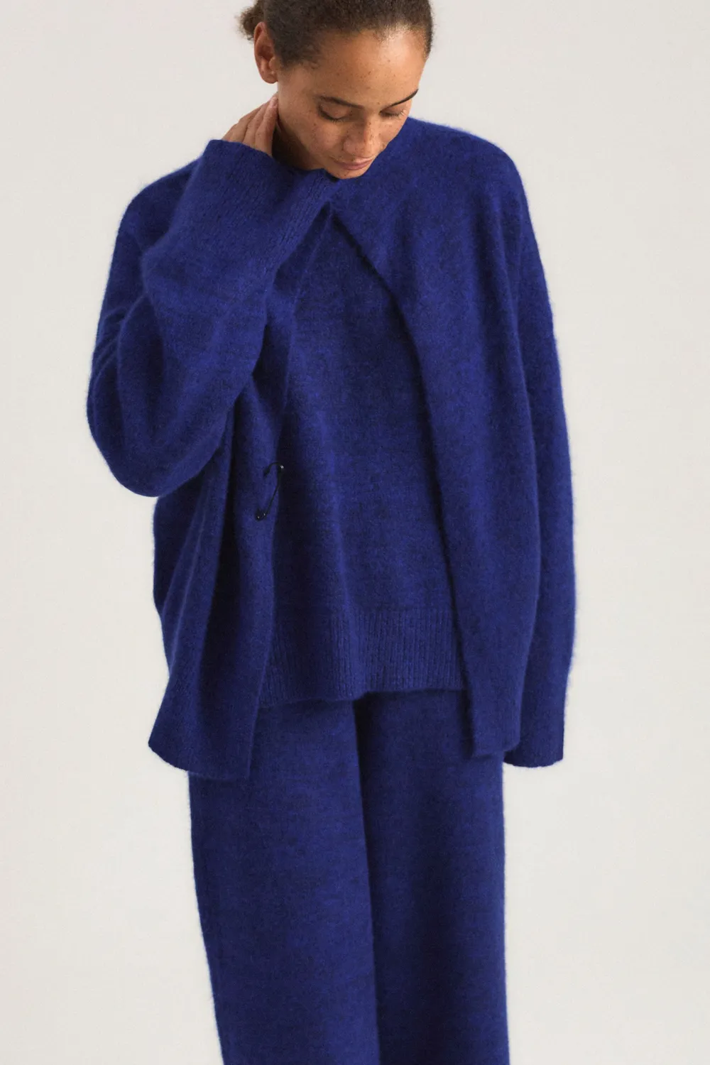 Oyuna Sona Cardigan Marine Cobalt Kaschmir Seide