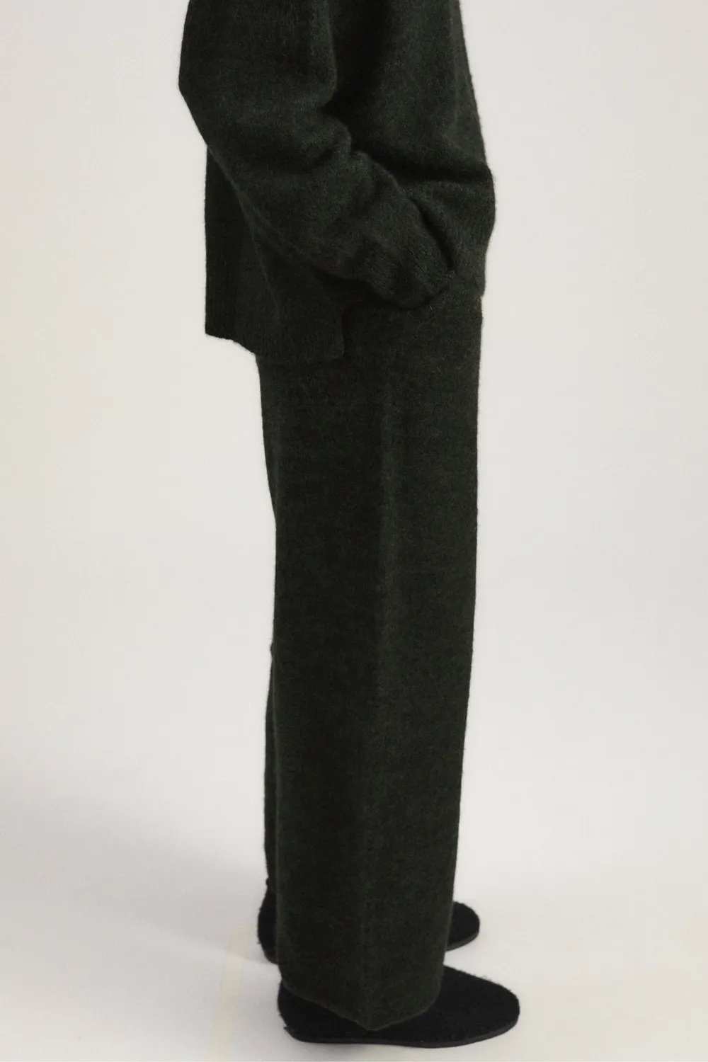 Oyuna Sym Hose Pine Jet Damen cropped