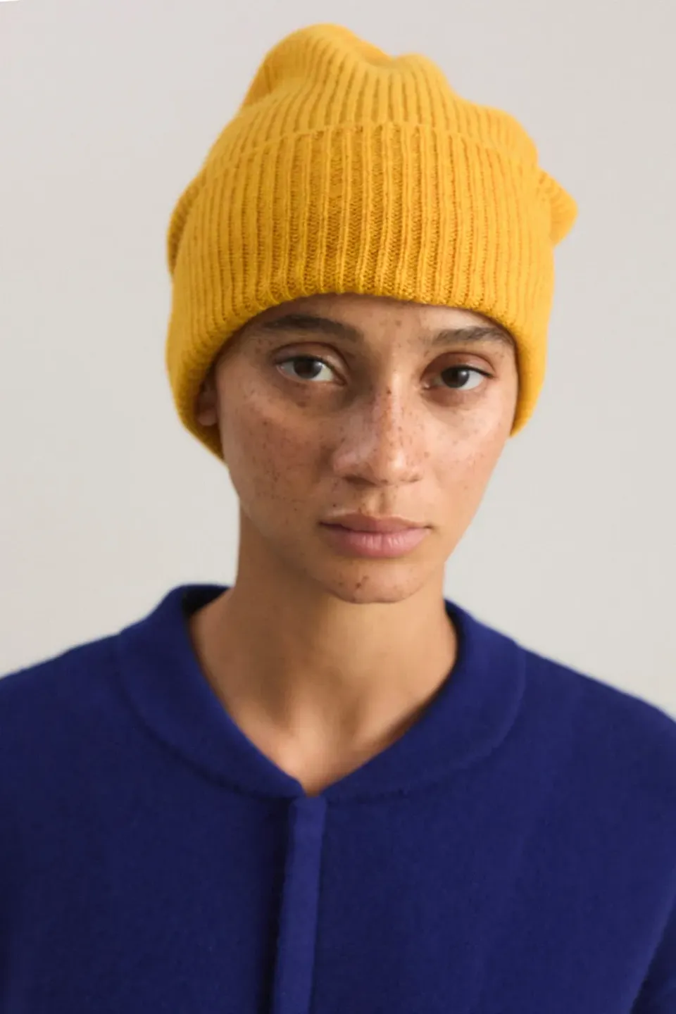 Oyuna Sol Mütze Amber Feinripp aus Cashmere