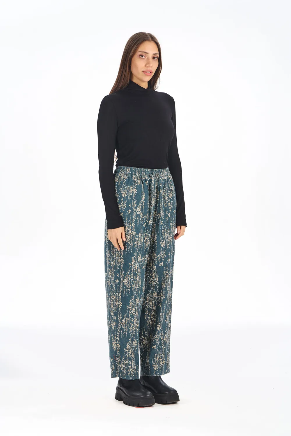 Komodo Dream Hose Blue Floral Bio-Baumwolle tapered