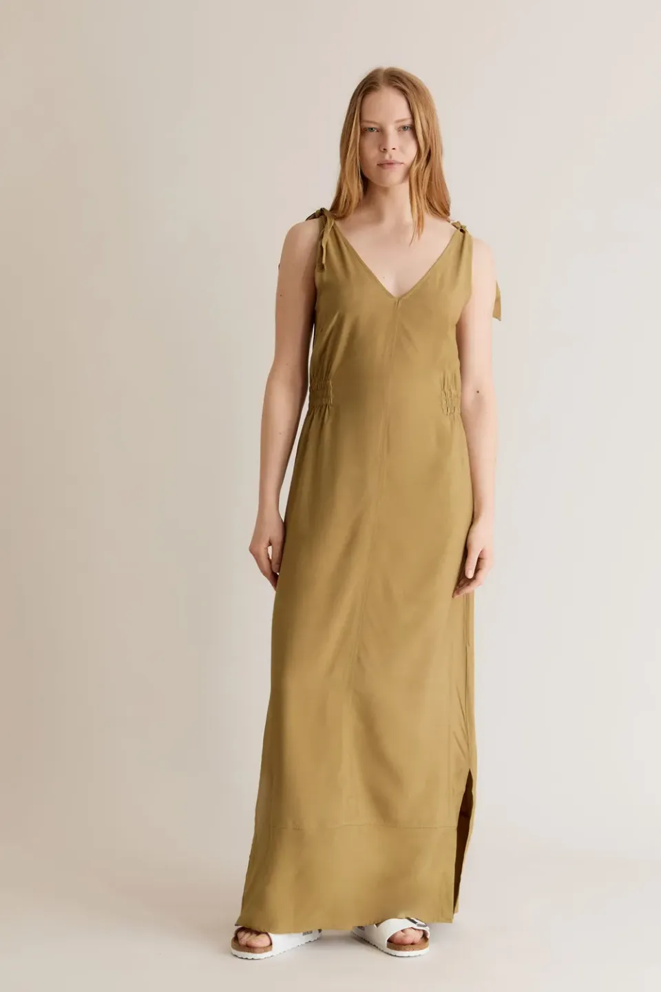 Komodo Marnie Kleid Khaki Viskose 55 cm Midi