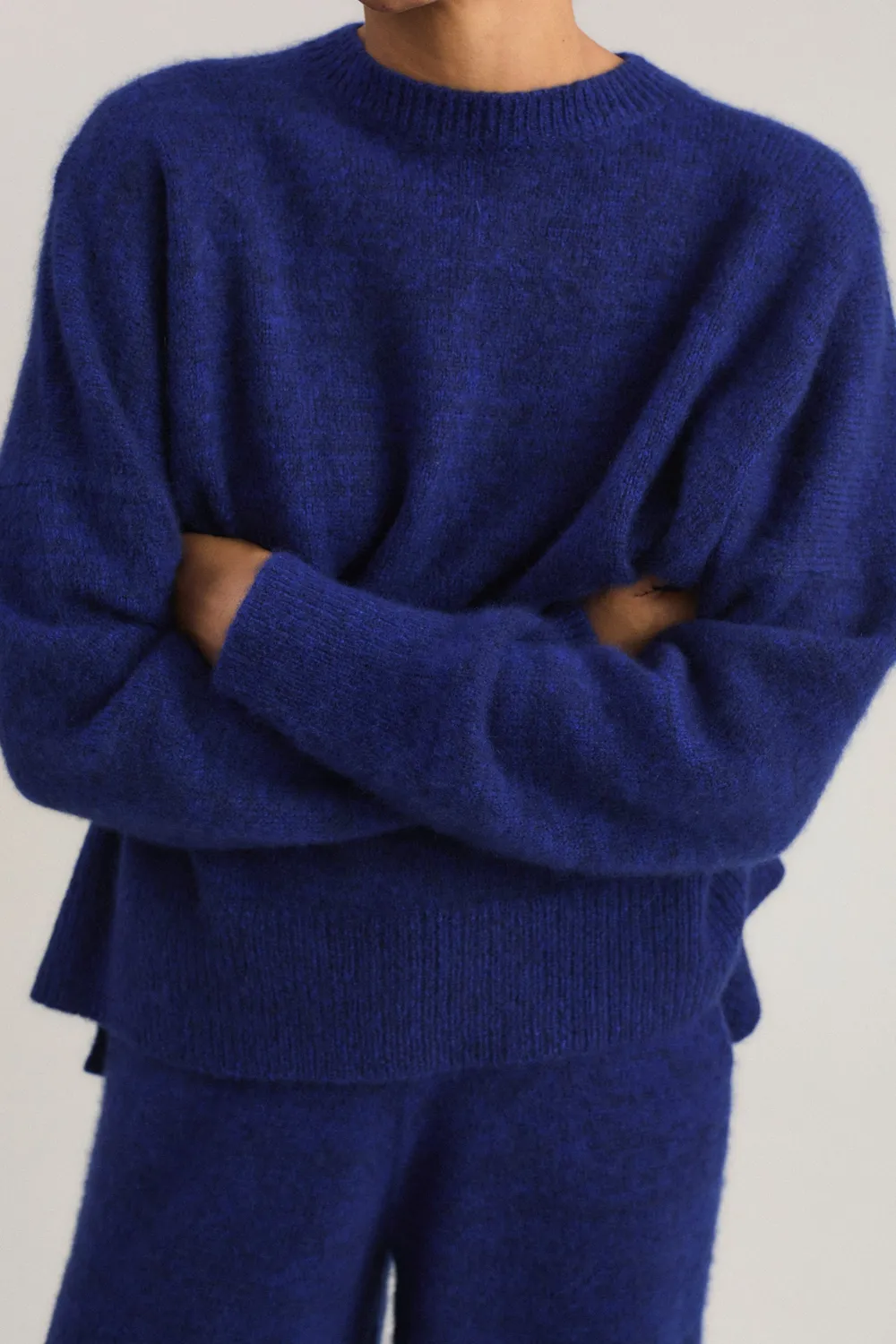 Oyuna Mori Pullover Marine Cobalt Cropped