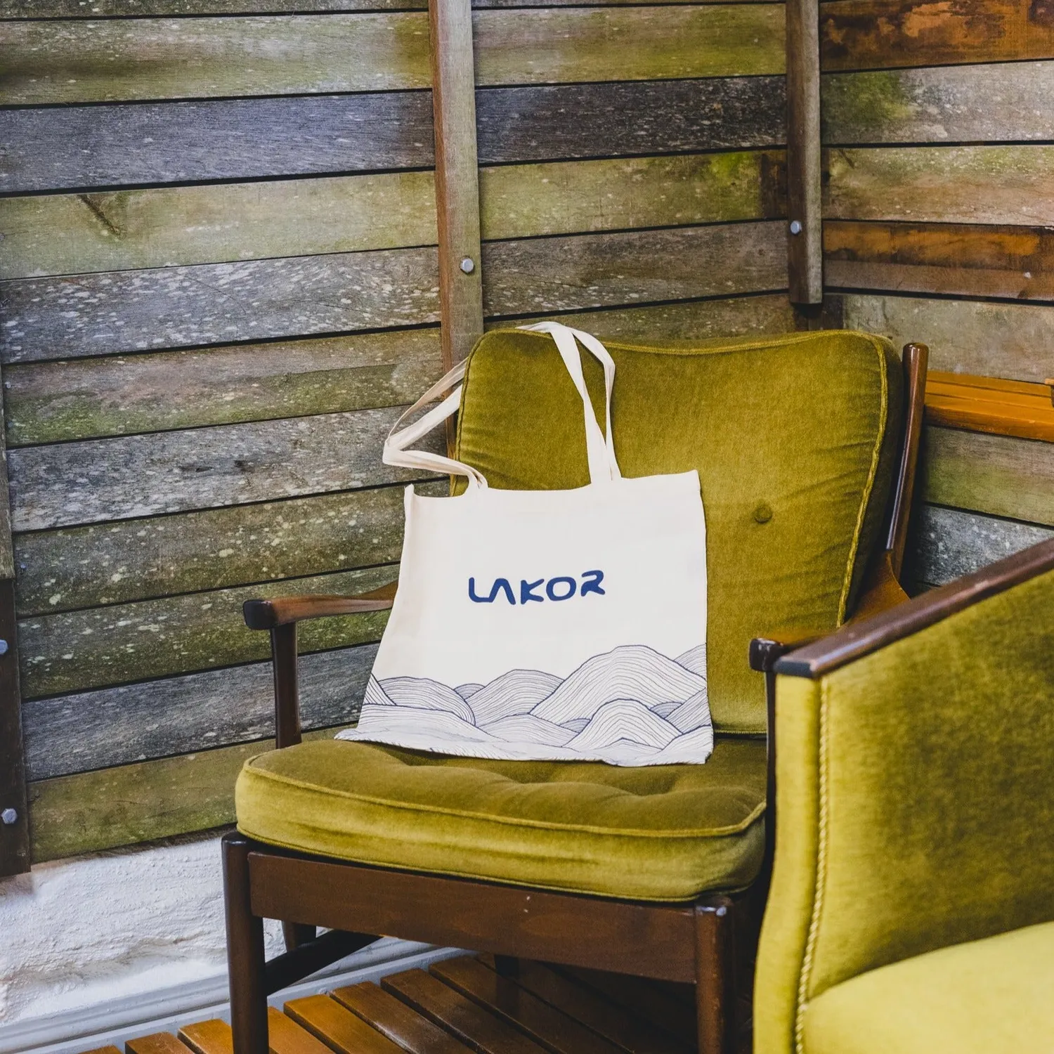 LAKOR Logo Beutel Off White