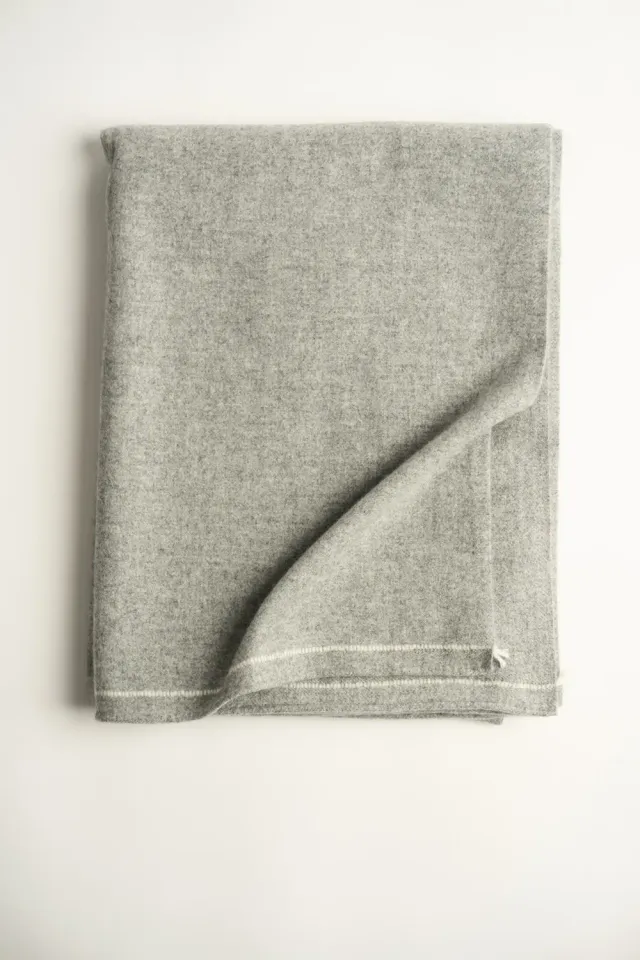 Oyuna Sabra Decke Soft Grey Webdecke glatt