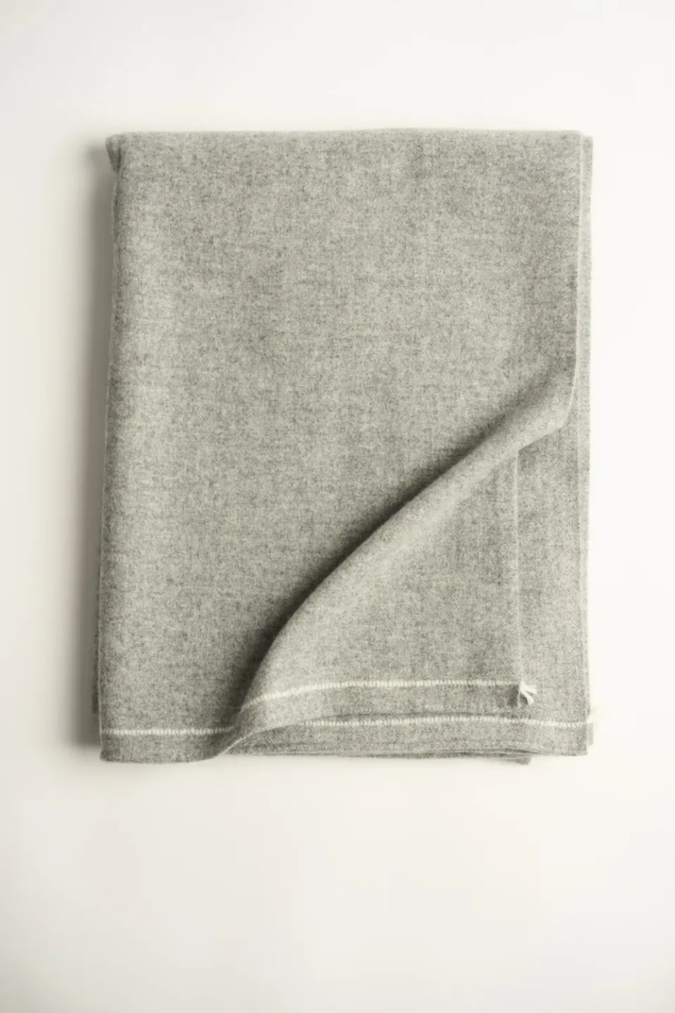 Oyuna Sabra Decke Soft Grey Webdecke glatt