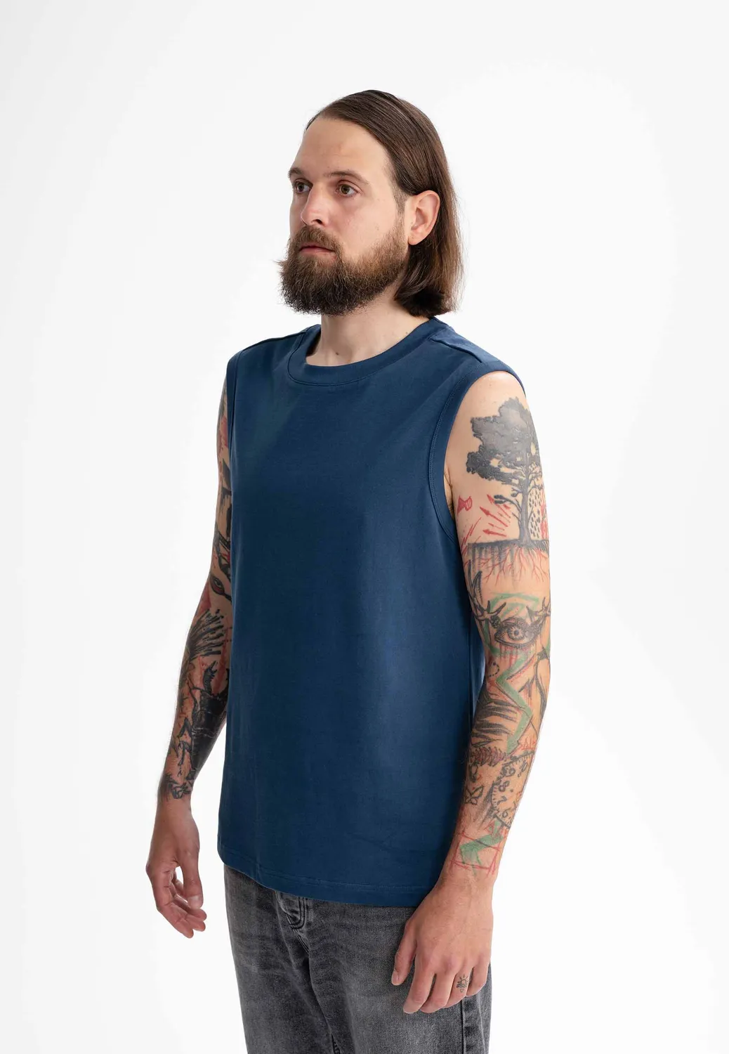 MELA SUJAY Tanktop schwarz aus Bio-Baumwolle