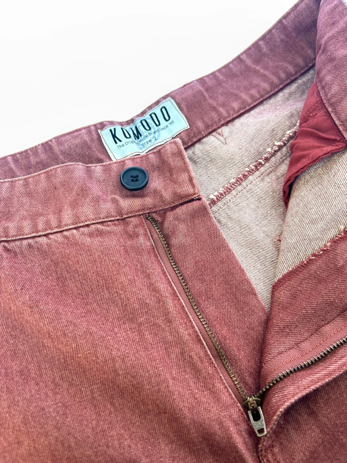 Komodo Makulu Hose Red Wash Bio-Twill