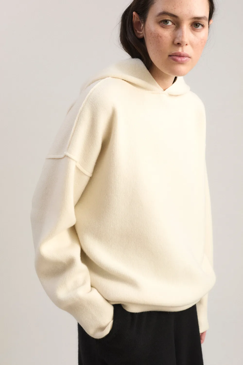 Oyuna Seku Hoodie Ivory Cashmere wendbar
