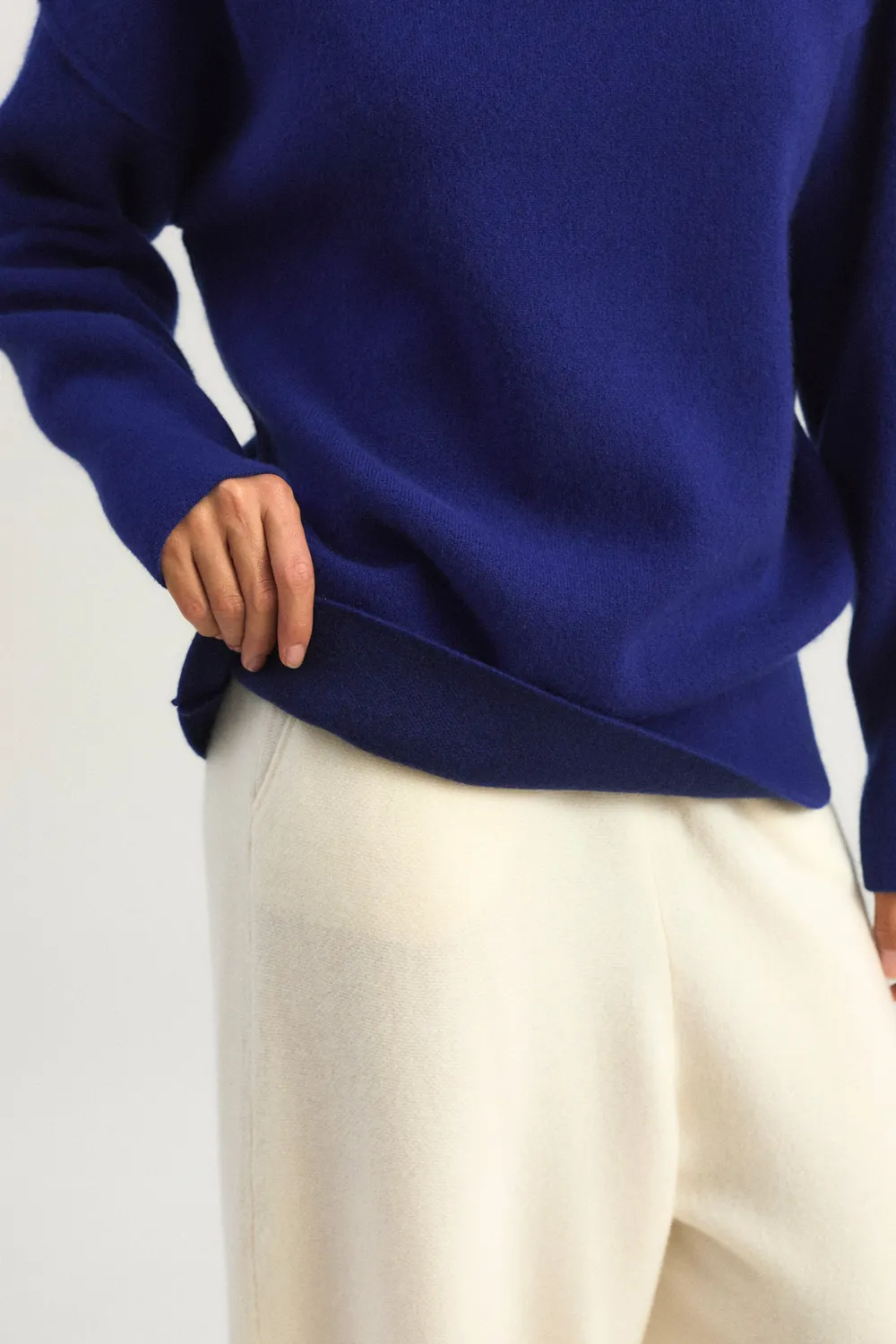 Oyuna Seku Hoodie Ink Ocean Cashmere wendbar