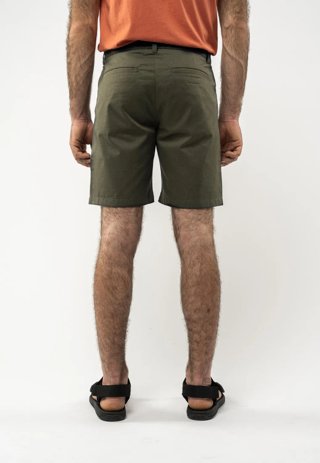 MELA NAVIN Shorts dark olive Bio-Baumwolltwill