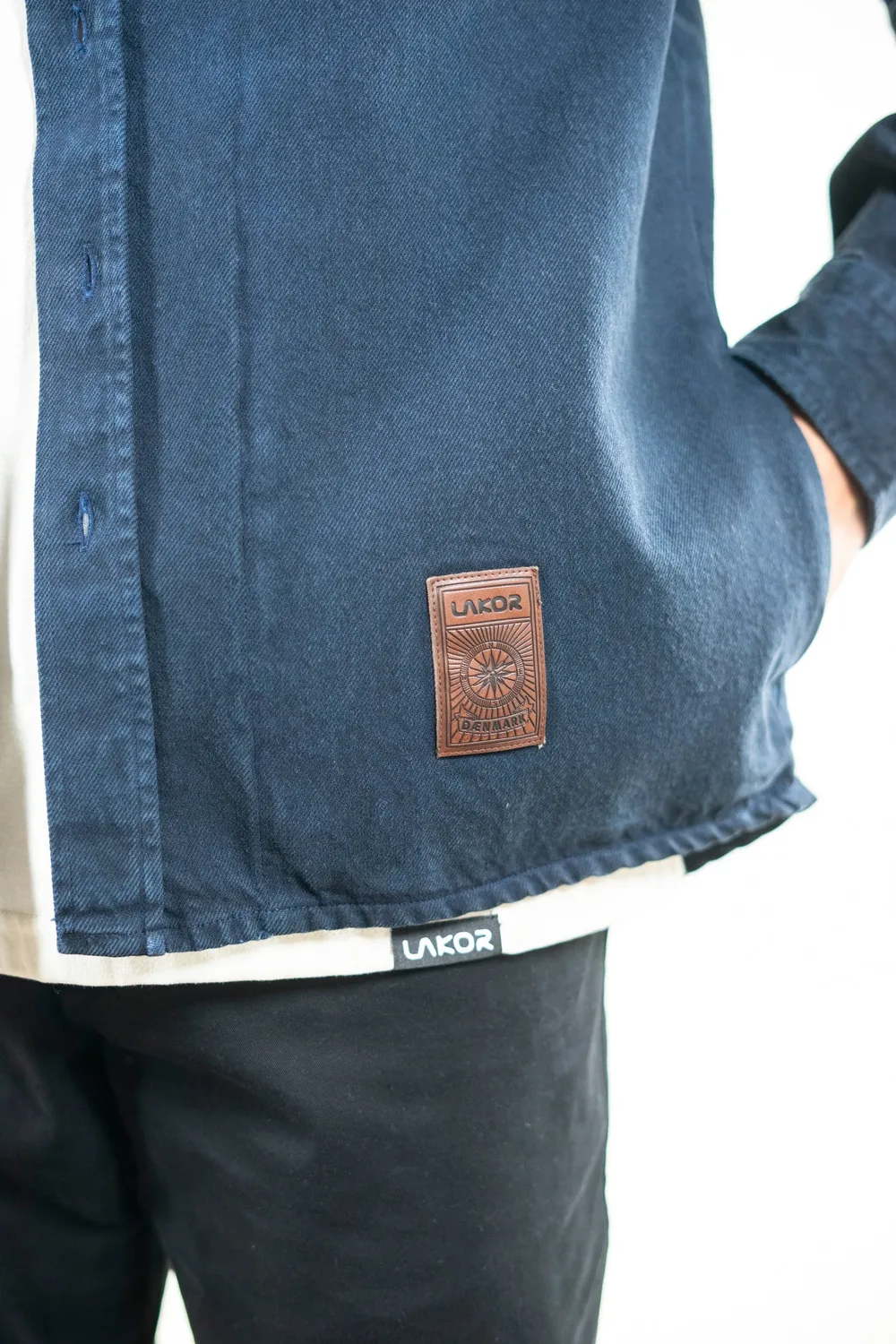 LAKOR Knokkel Overshirt Navy Kokosknöpfe