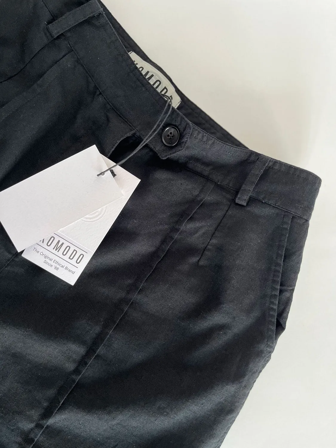 Komodo Emmie Shorts Schwarz Leinen Gr.36
