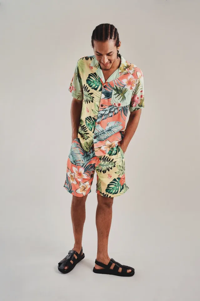 KOMODO TOM Shorts Tropical Gr. L aus Ecovero-Viskose