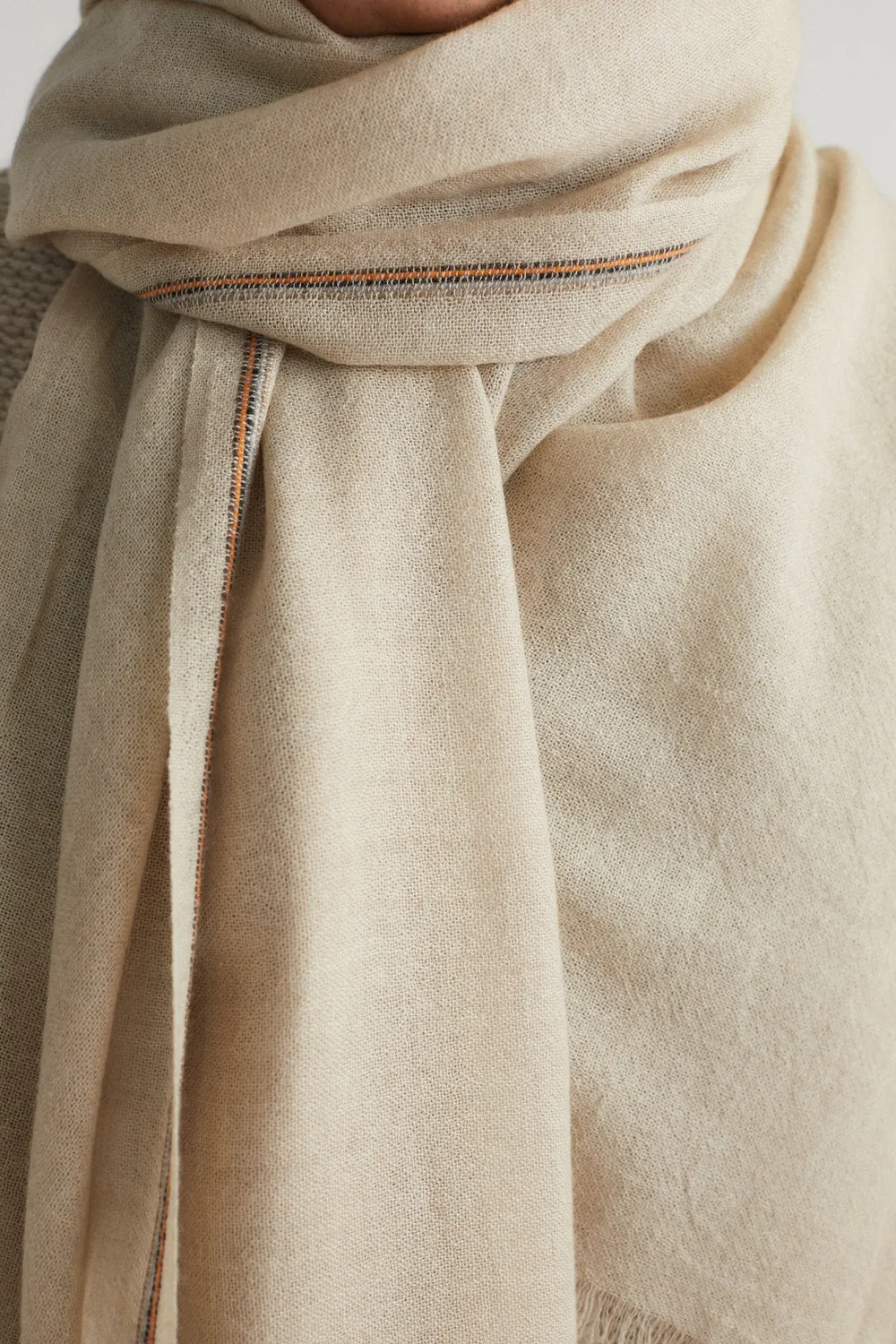 Oyuna Komo Wrap Beige Decke Cashmere Streifen