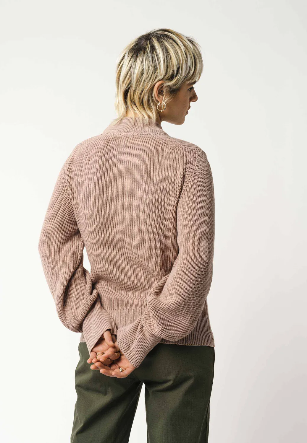 MELA RIYA Strickpullover dunkelbraun M Bio-Baumwolle