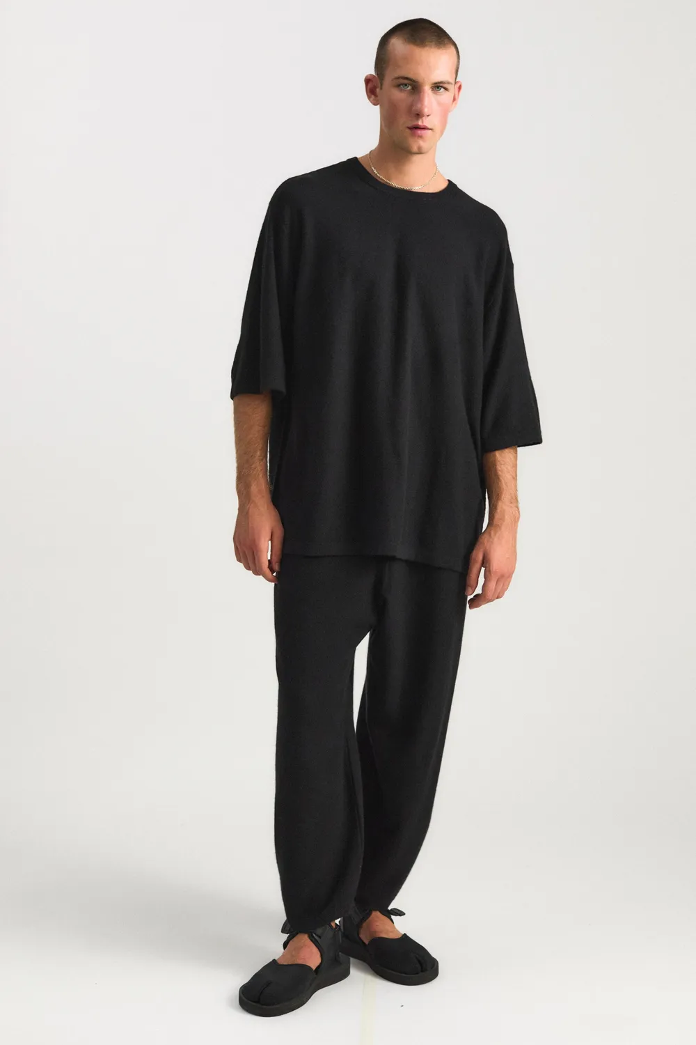 Oyuna Tarn T-Shirt Schwarz aus Kaschmir