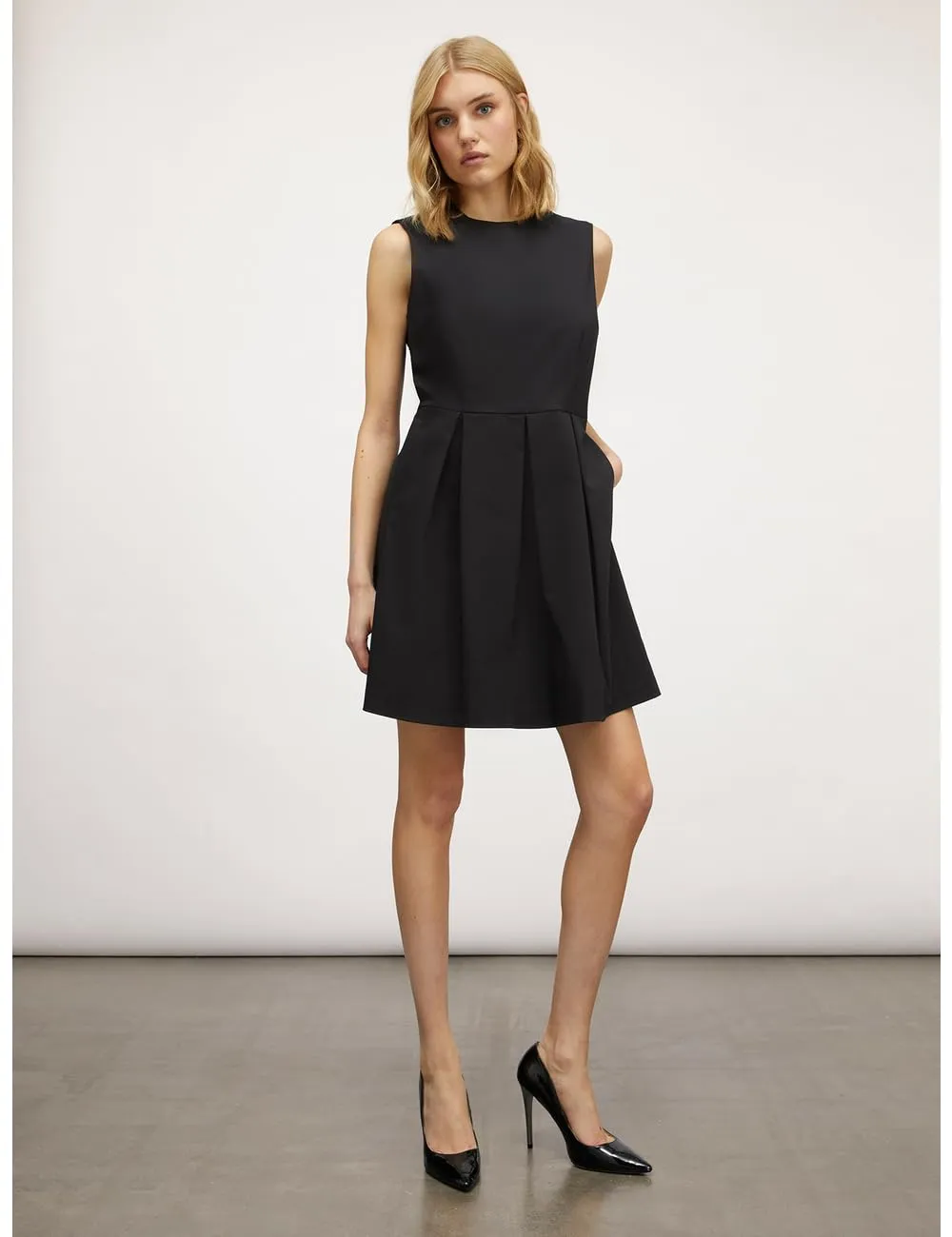 Motivi Kurzes Kleid mit Faltenrock Kellerfalten