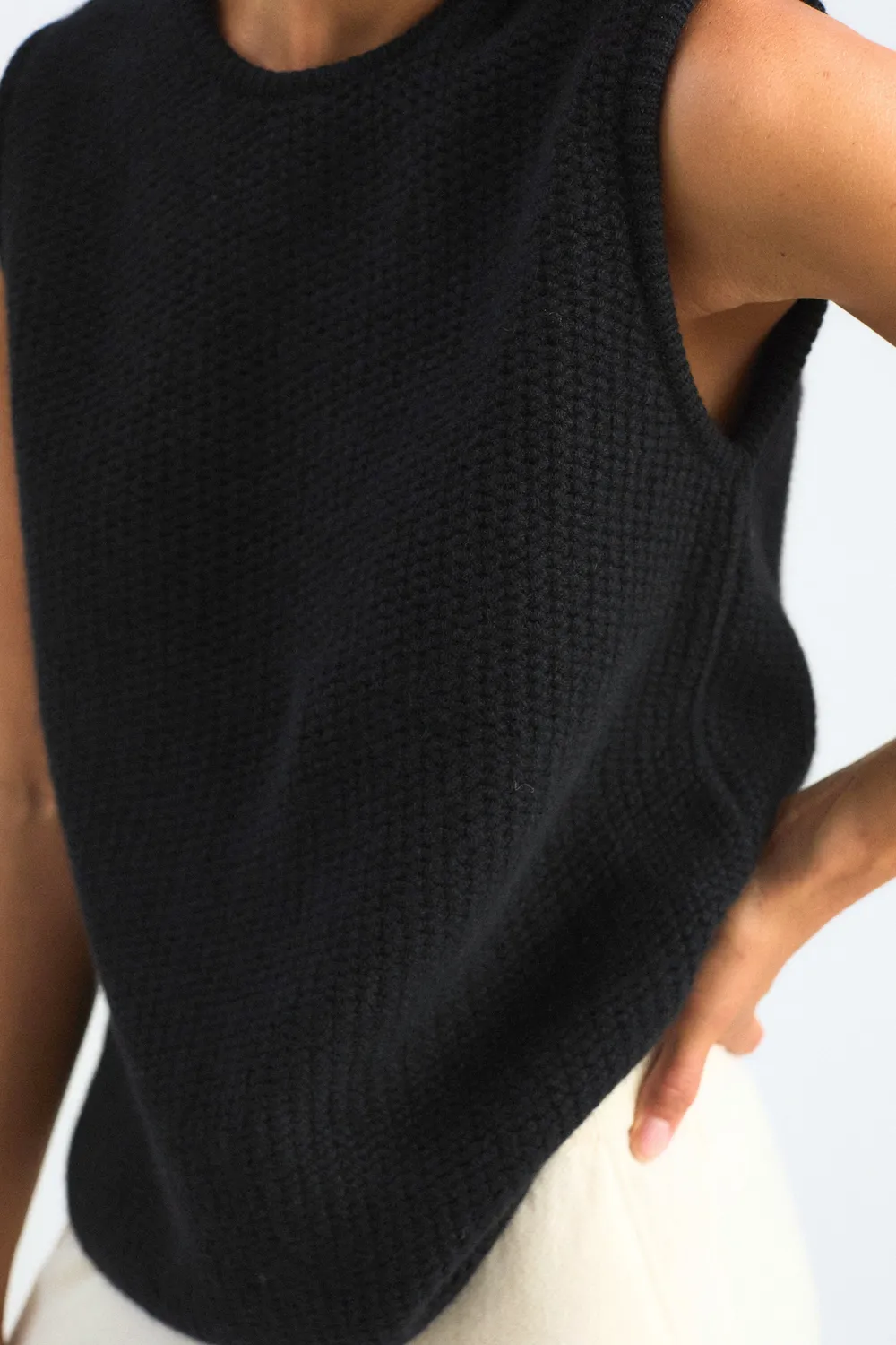 Oyuna Botini Top Schwarz Grobstrick