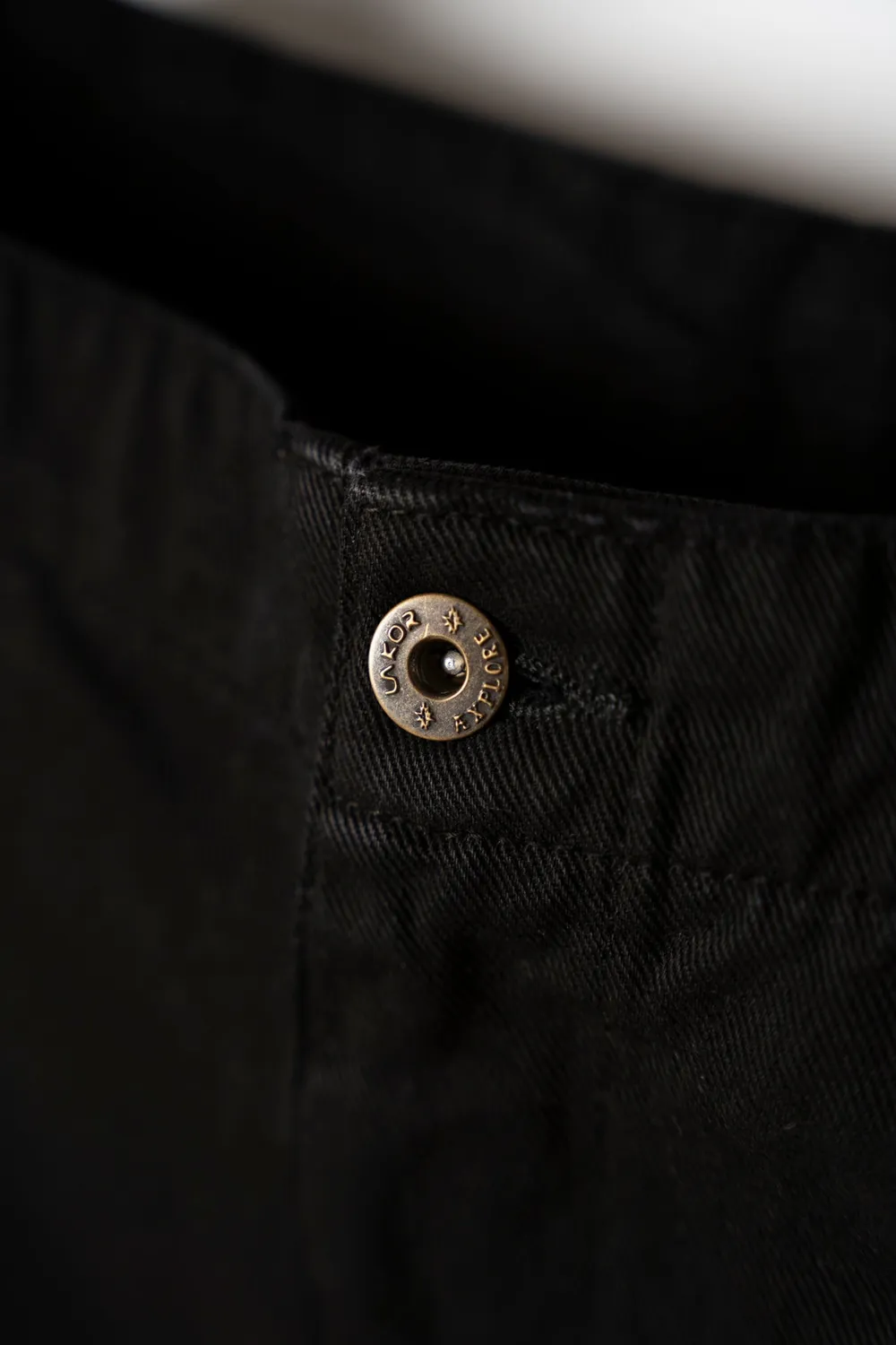 LAKOR Relaxed Twill Hose Schwarz Bio-Baumwolle