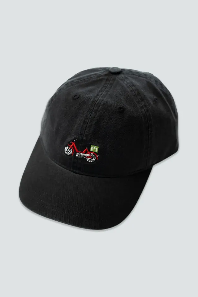 LAKOR Red Maxi Cap Schwarz Bio-Baumwolle