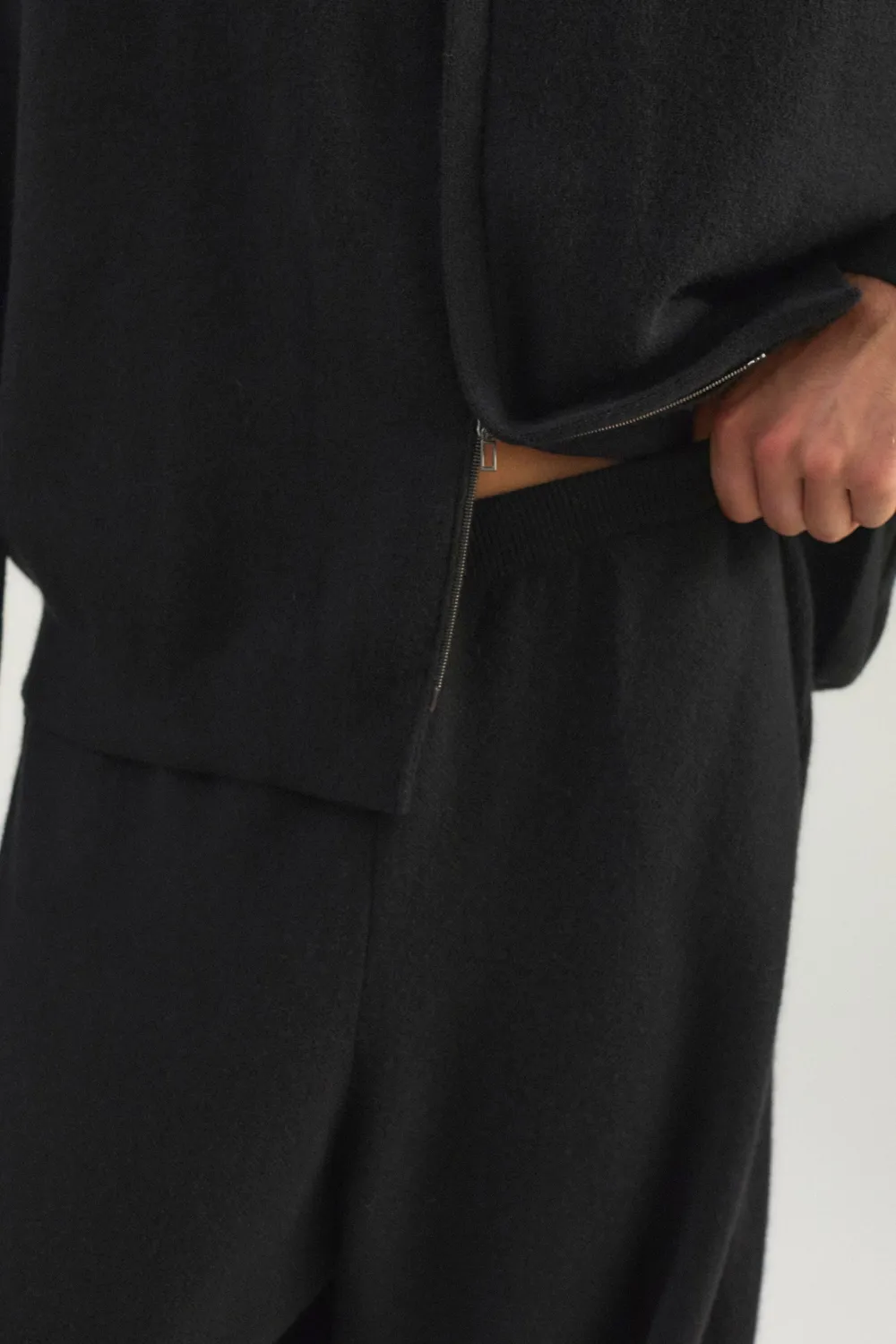 Oyuna Maxi Hose Schwarz aus Kaschmir