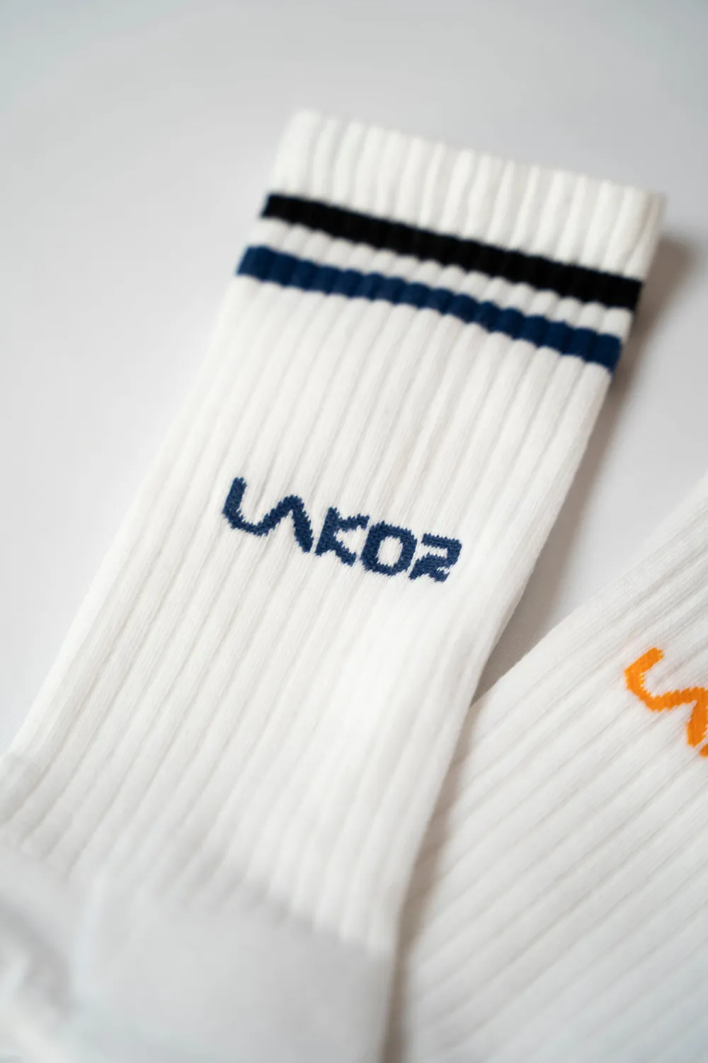 LAKOR Logo Socken 3er-Pack Weiß Bio-Baumwolle