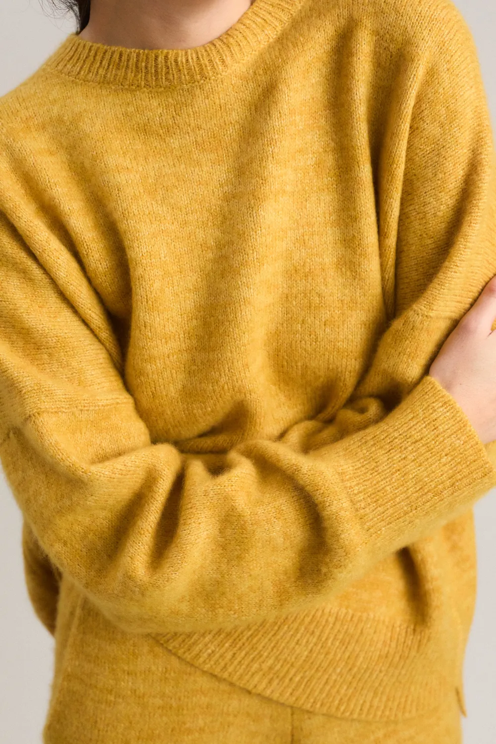 Oyuna Mori Pullover Sun & Ray cropped flauschig