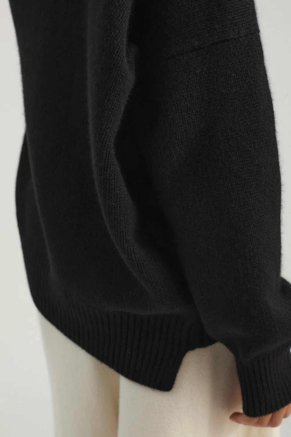 Oyuna Kaila Sweater Pullover Black grob gestrickt