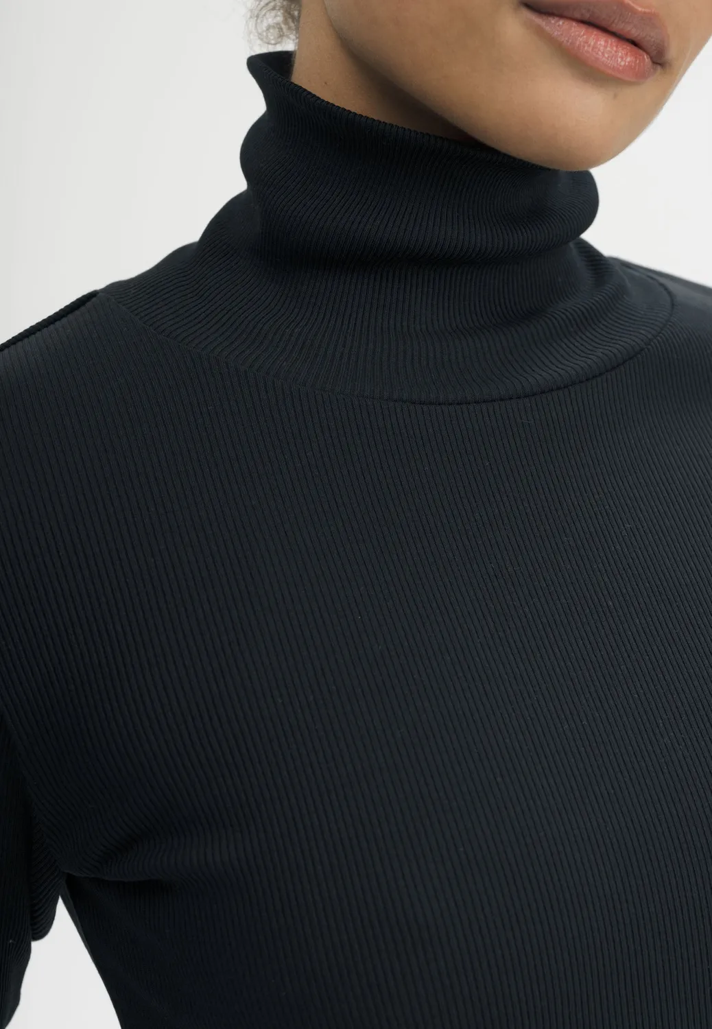 MELA MUNLI Ripp Rollkragen Langarmshirt schwarz Baumwolle