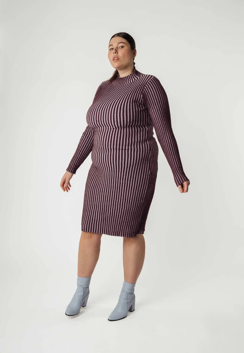 MELA SHIVANI Rippstrickkleid dunkelbraun Bio-Baumwolle