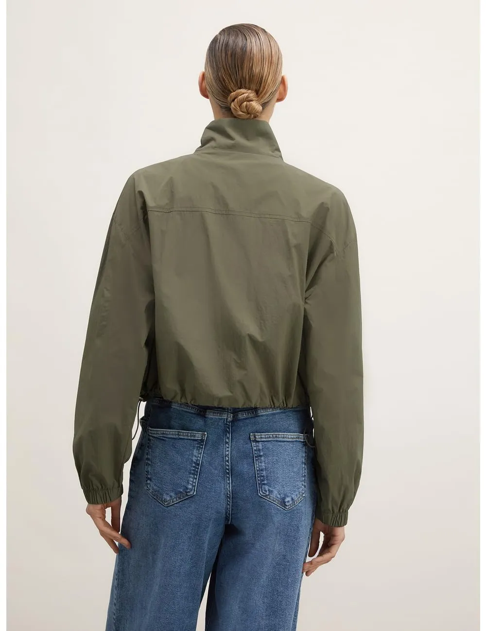 Motivi kurze Nylonjacke Stehkragen Pattentaschen