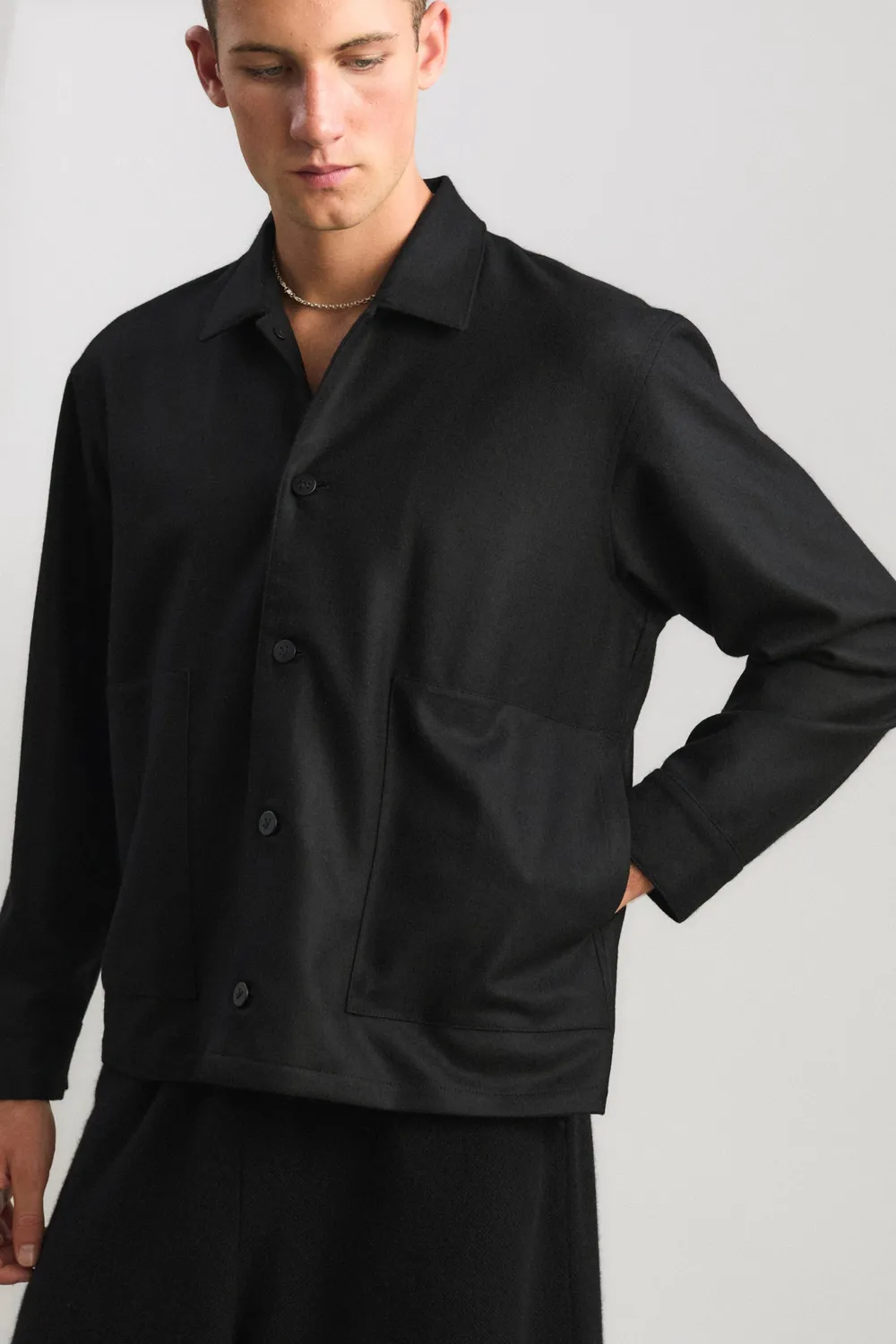Oyuna Taru Hemdjacke Nero aus Kaschmir