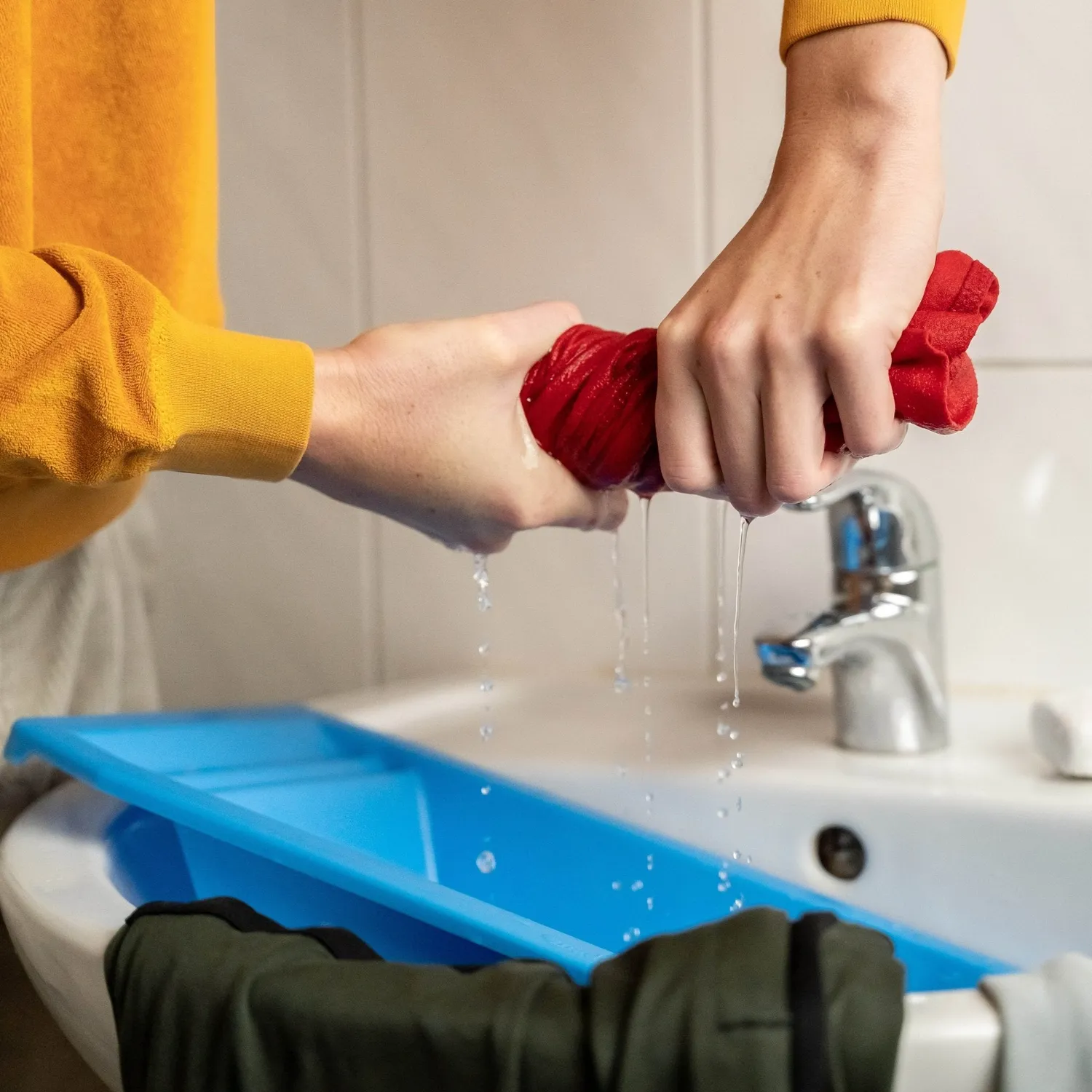 Langbrett Guppyfriend Waschbecken Filter Mikroplastik deutsch