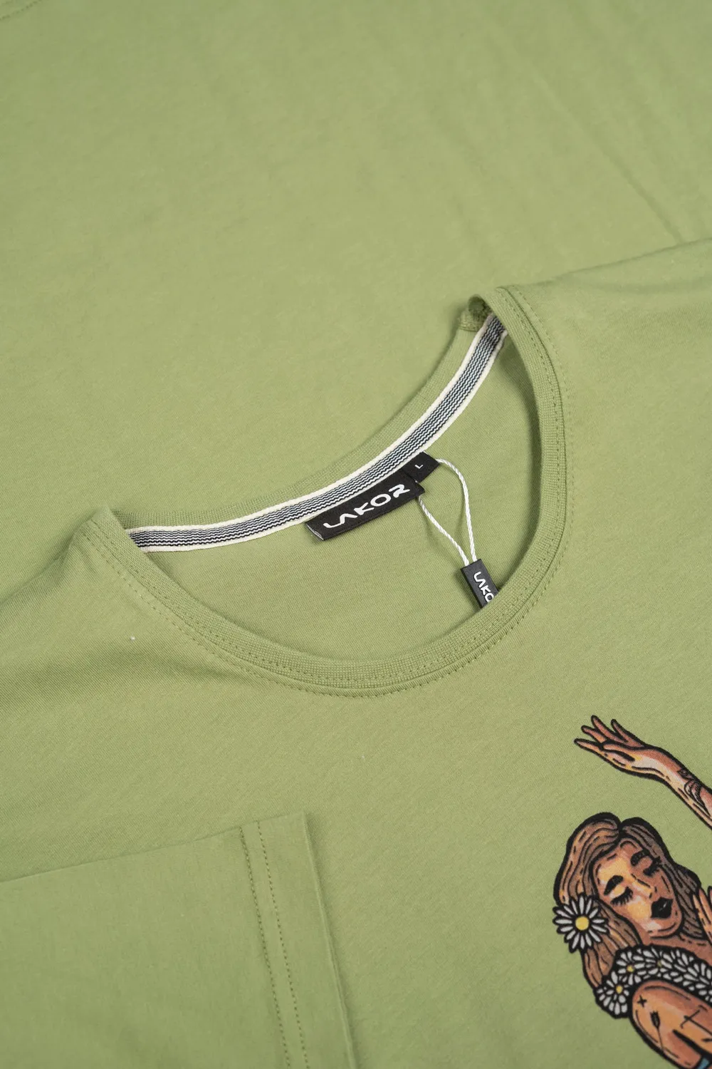LAKOR Dashboard Hula T-Shirt Mosstone Bio-Baumwolle