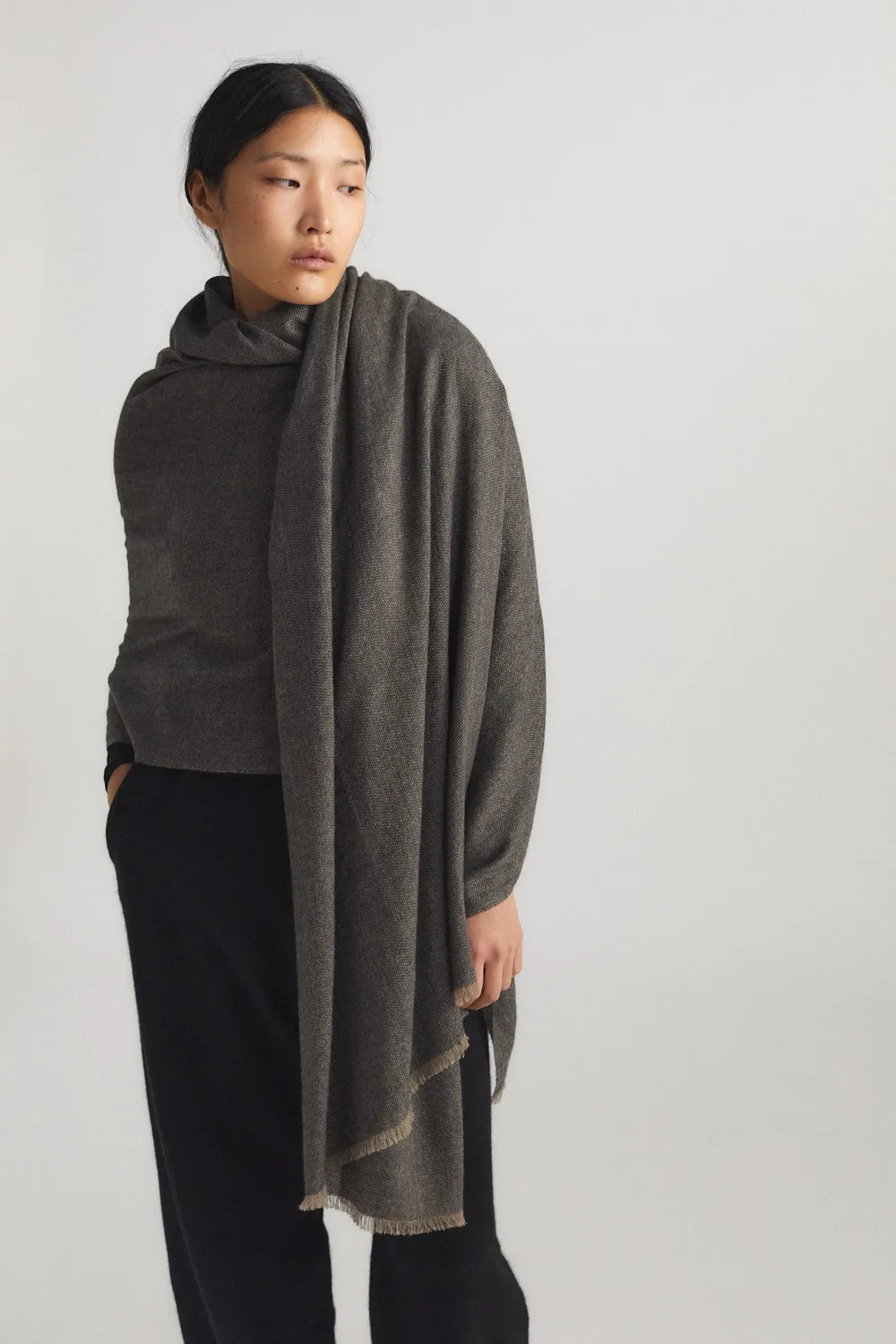 Oyuna Saan Wrap Charcoal Taupe Fischgrät