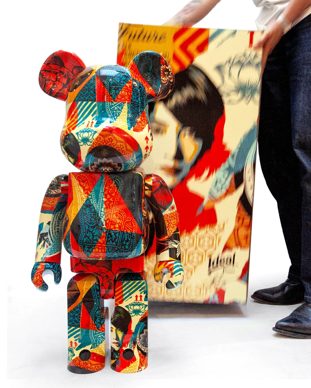 Obey Collage Bearbrick 1000% Vinylfigur signierte Box