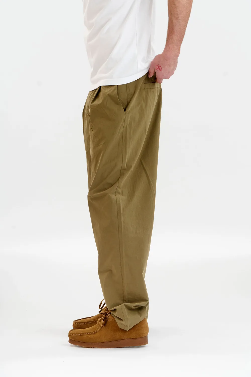KOMODO BOWIE Hose Olive Bio-Baumwolle locker