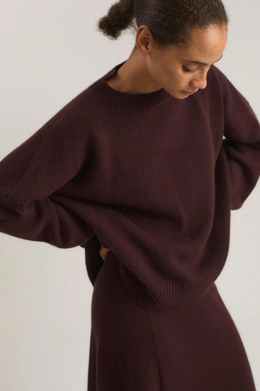 Oyuna Aila Pullover Carob Oversize Strick