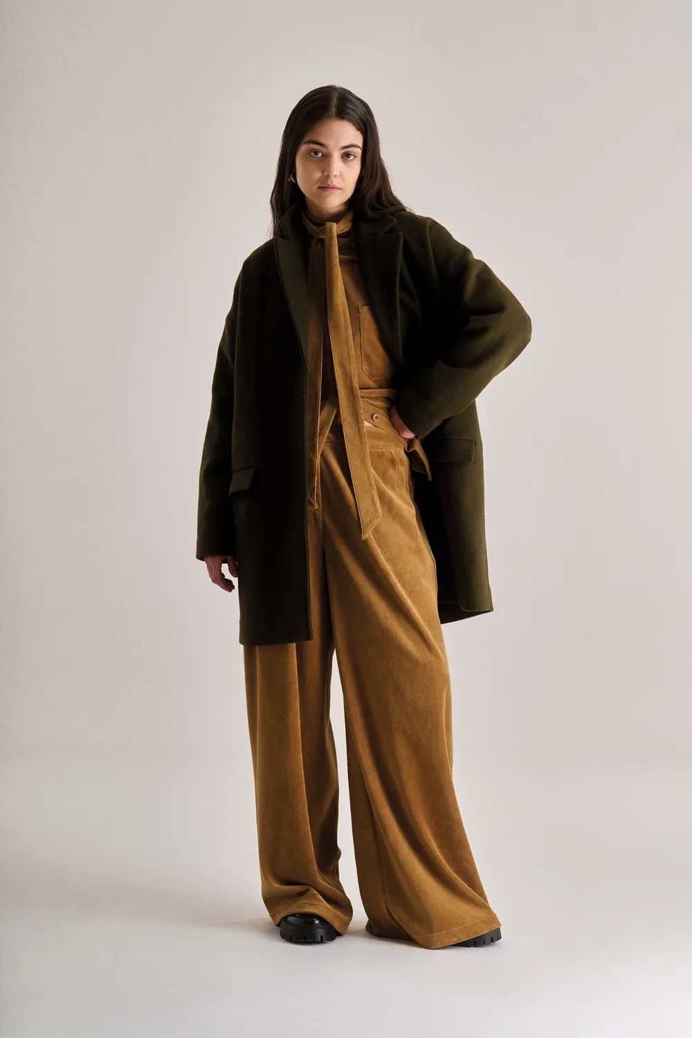 KOMODO OLIVIA Mantel Oliv Recycled-Wolle oversized