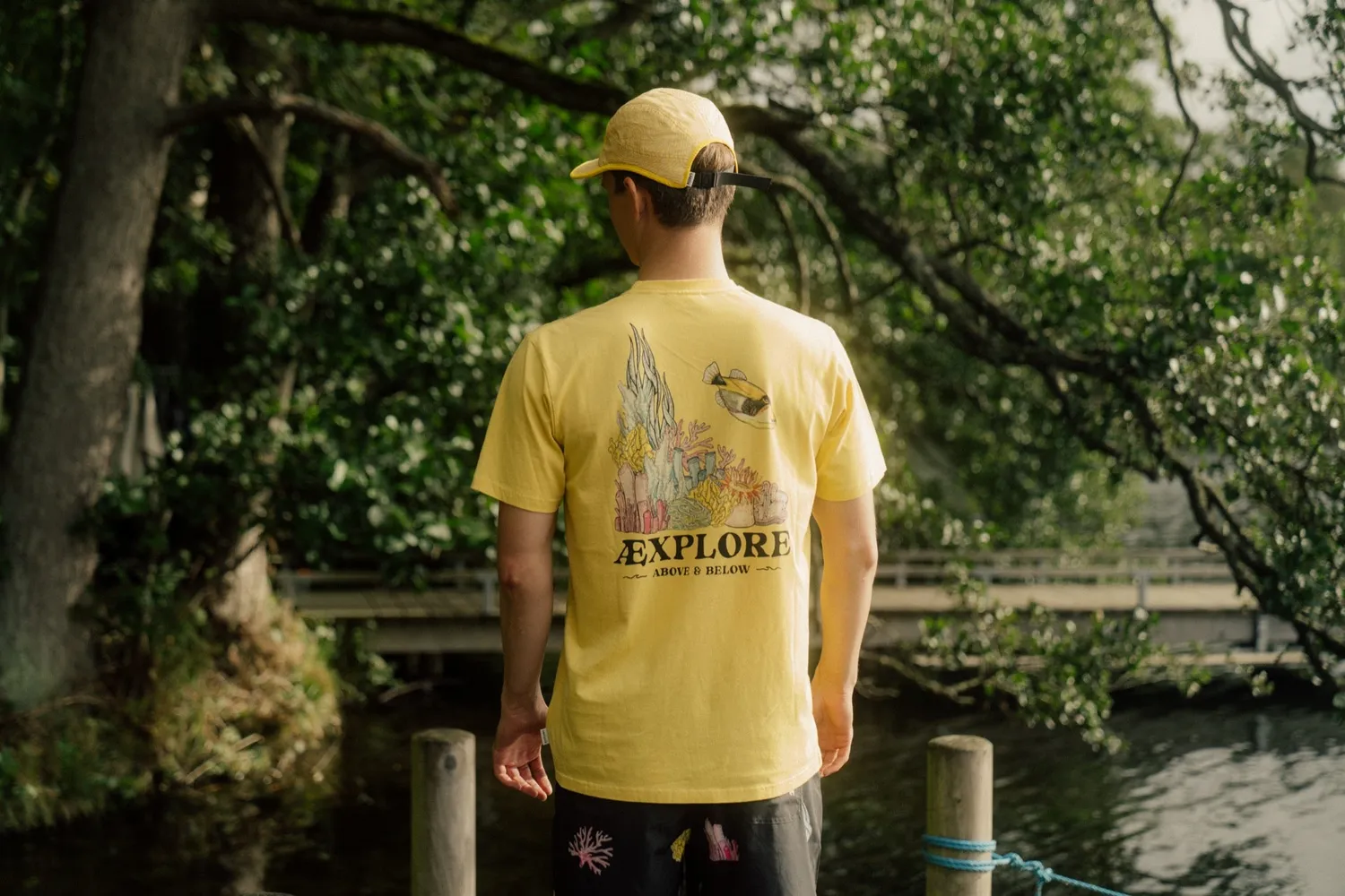 LAKOR Wall of Wonder T-Shirt Cream Gold Bio-Baumwolle