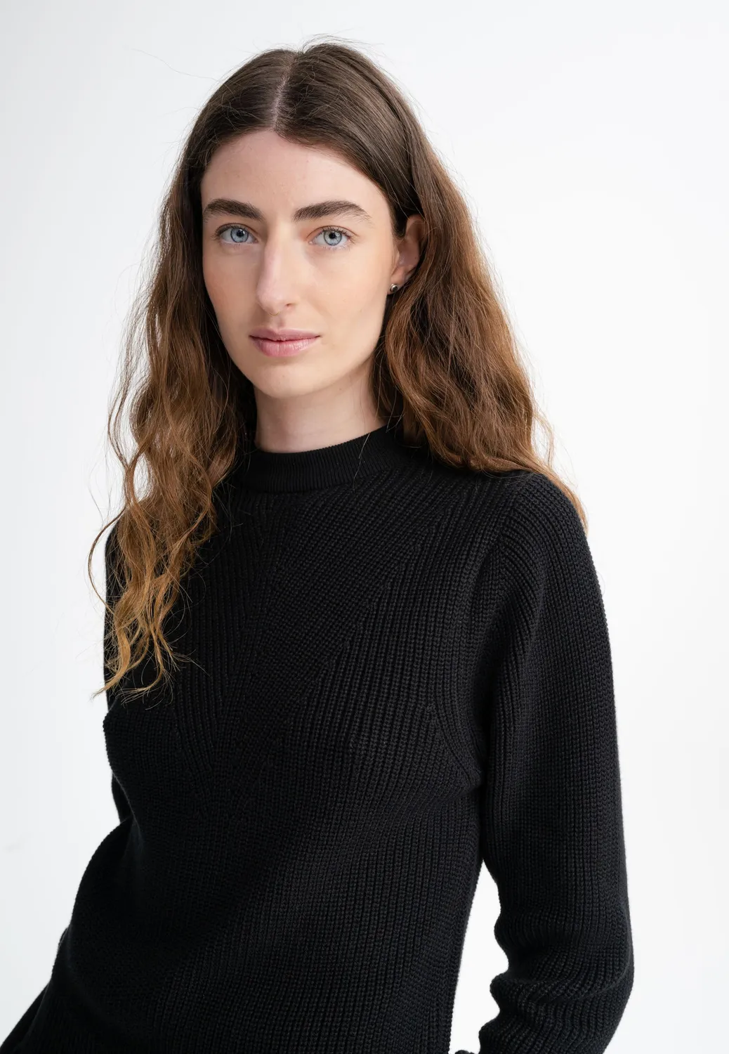 MELA GAURI Strickpullover schwarz aus Fairtrade-Baumwolle